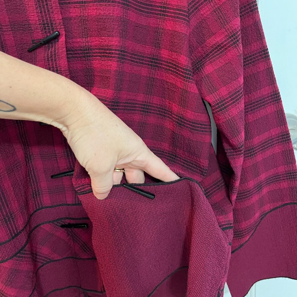 Habitat Sz M Cranberry Crinkle Texture Tunic Button Down Blouse Loose Fit Pocket - Picture 6 of 9
